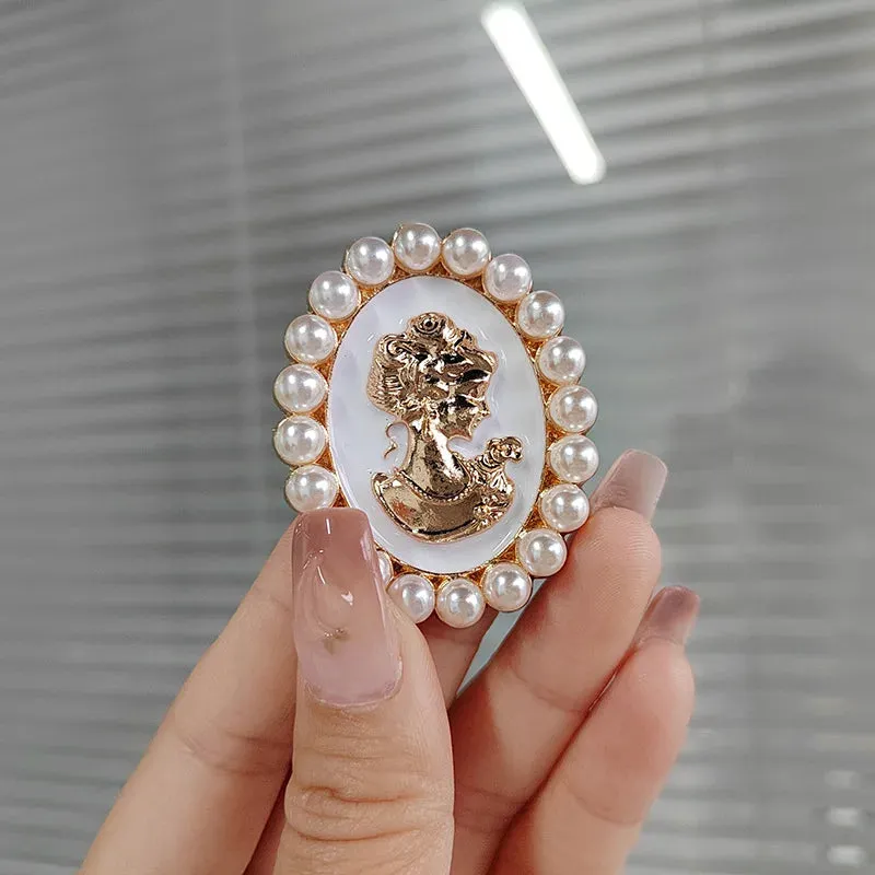 Cute Rhinestone Queen Brooches For Women Girls Kids Crown Letters CZ Crystal Party Label Pins Trendy Buckle 2024 Jewelry Gifts