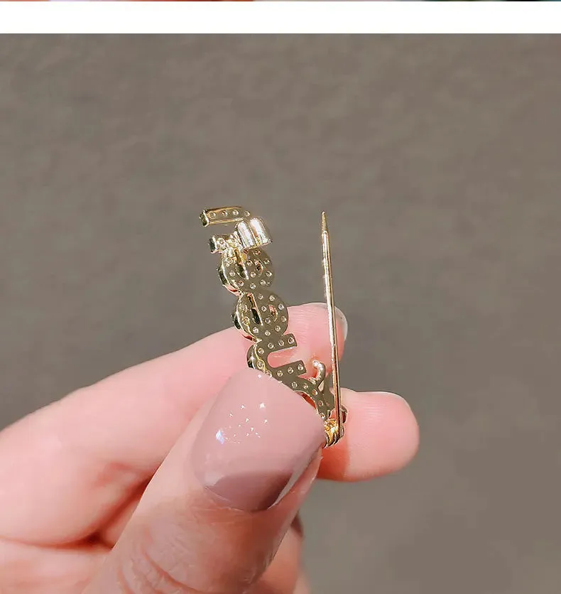 Cute Rhinestone Queen Brooches For Women Girls Kids Crown Letters CZ Crystal Party Label Pins Trendy Buckle 2024 Jewelry Gifts