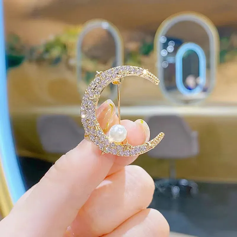 Cute Rhinestone Queen Brooches For Women Girls Kids Crown Letters CZ Crystal Party Label Pins Trendy Buckle 2024 Jewelry Gifts