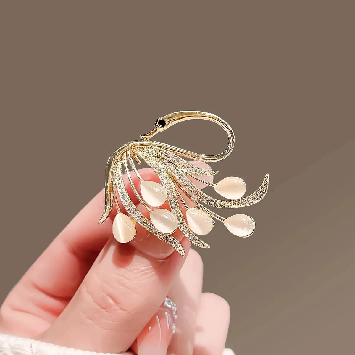 Cute Rhinestone Queen Brooches For Women Girls Kids Crown Letters CZ Crystal Party Label Pins Trendy Buckle 2024 Jewelry Gifts