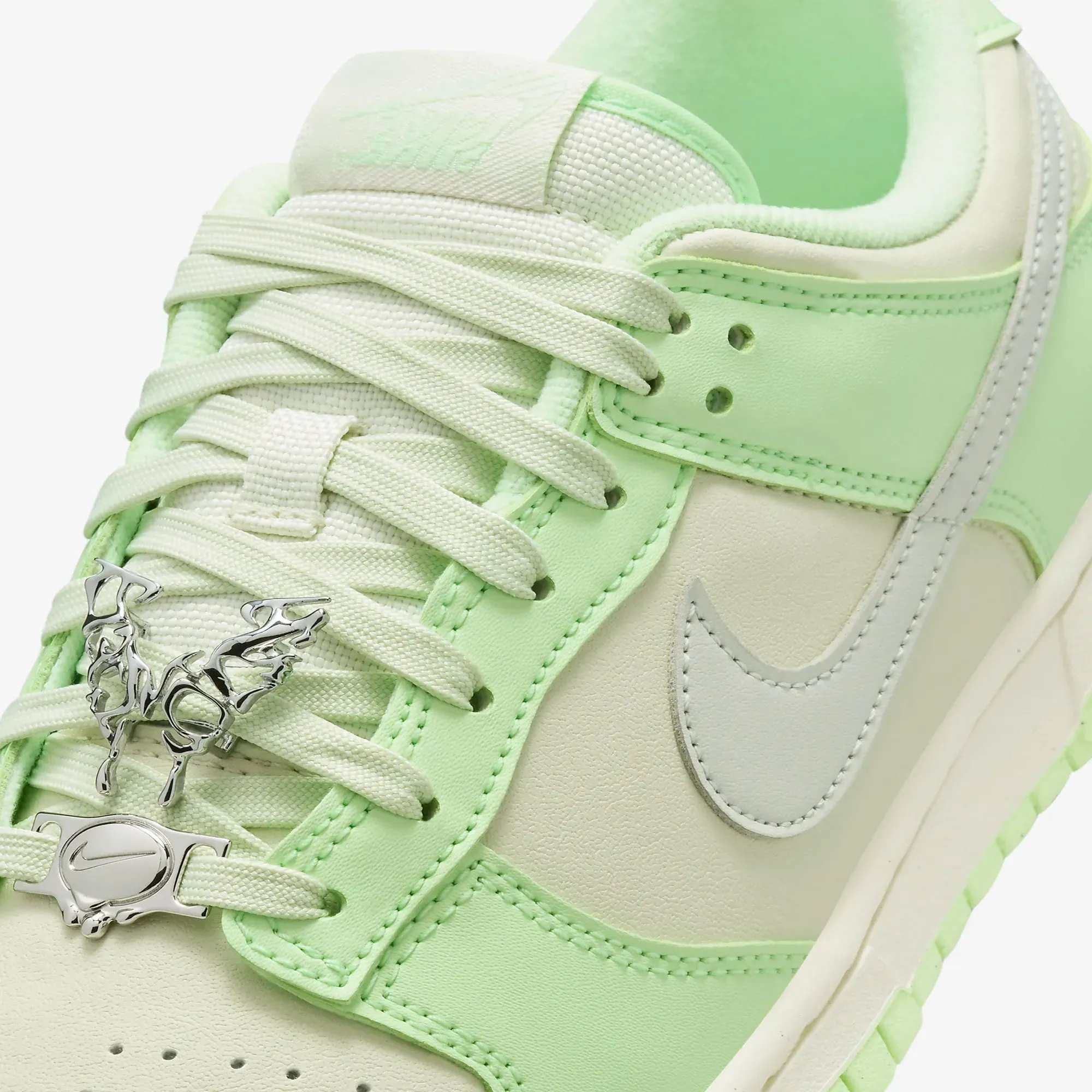 Nike | WMN'S DUNK LOW NEXT NATURE SE  { SEA GLASS/LIGHT SILVER-VAPOR GREEN-SAIL
