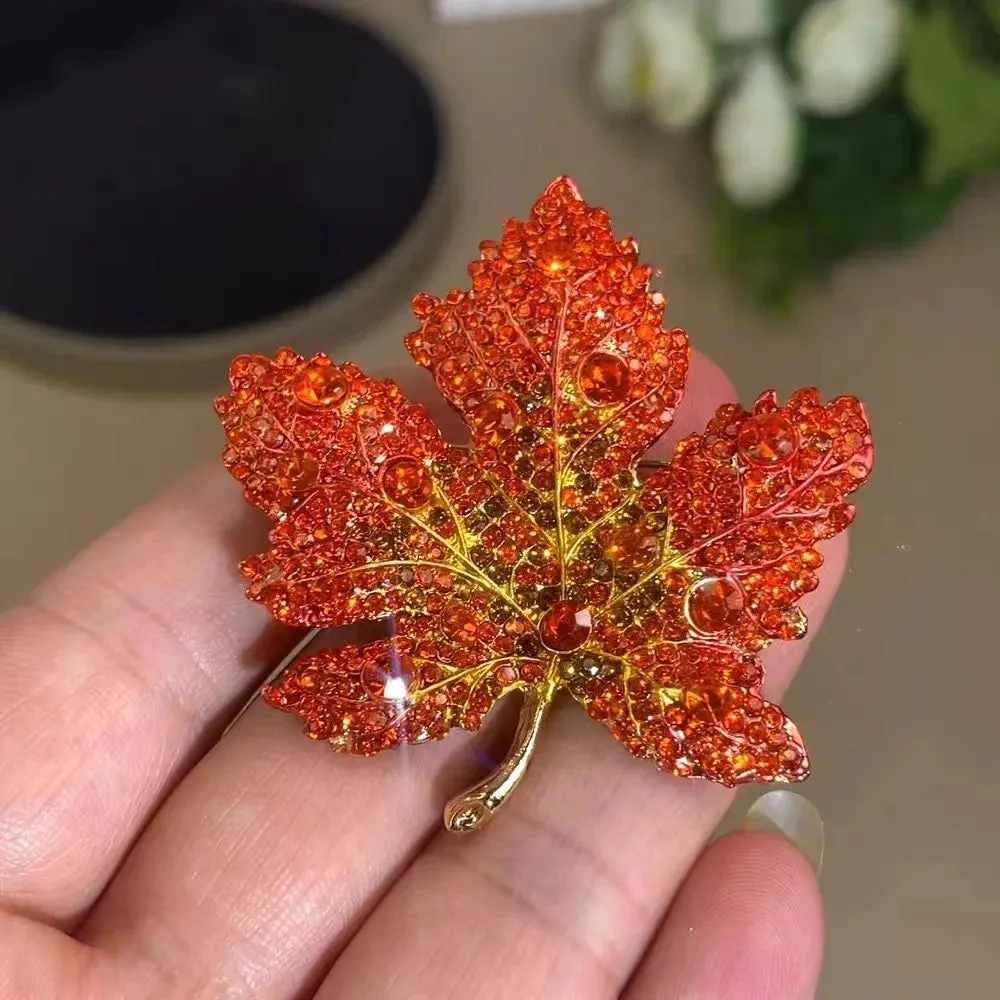 Rhinestone Peacock Bird Brooches Pins Jewelry Banquet Christmas Elegant Coat Pin Jewelry Accessories and Gifts