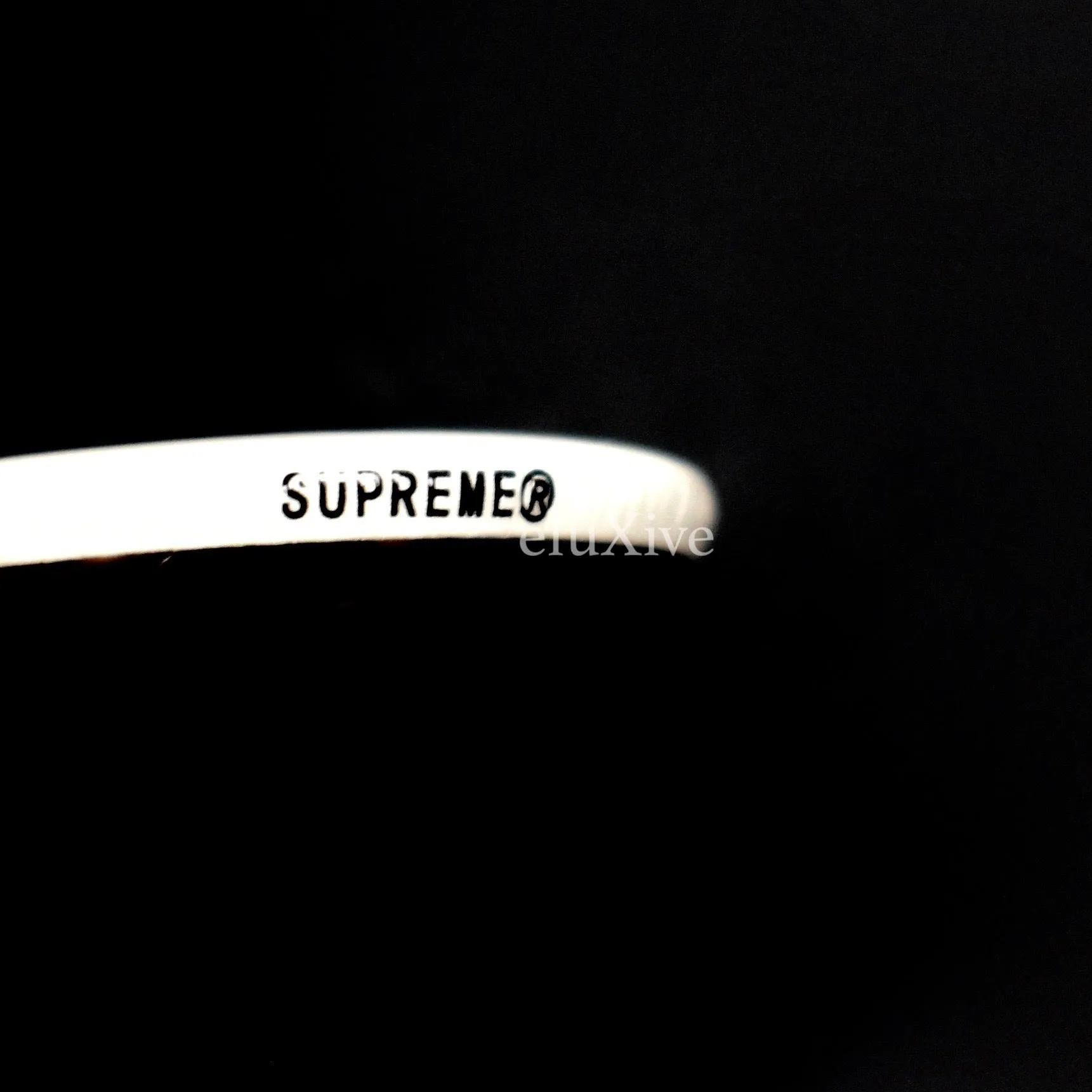 Supreme - 'Gross' Print Pin